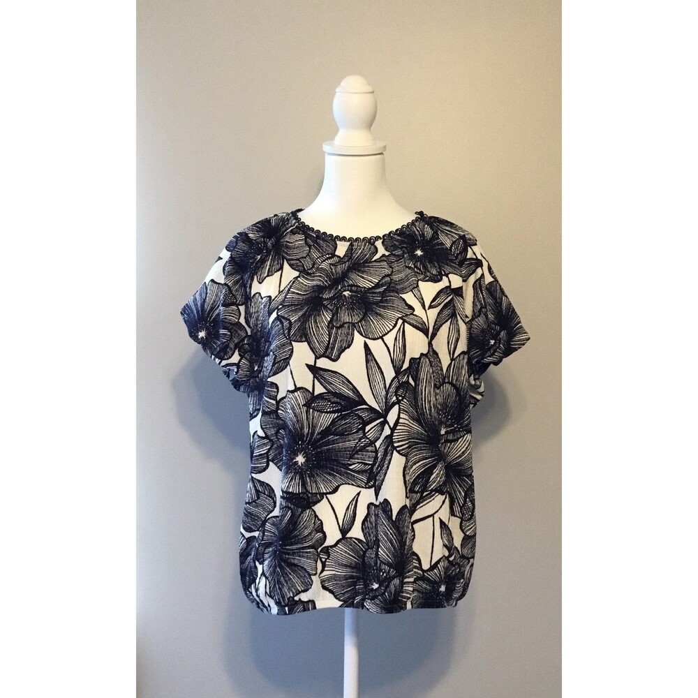 Sunset & Harper Blue Floral Short Sleeve Blouse Sz Large Bubble Hem Crochet Neck